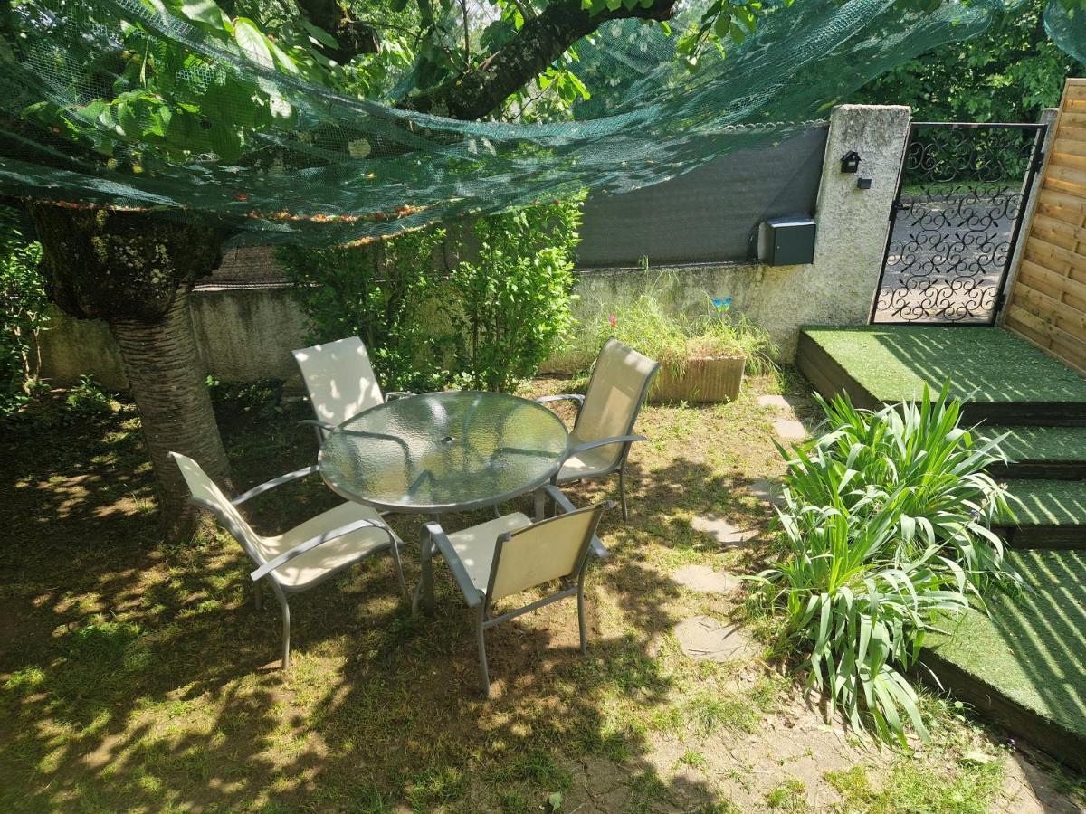 Appartement Independant Dans Maison Avec Jardinet, Au Calme Serezin-du-Rhone Exterior photo